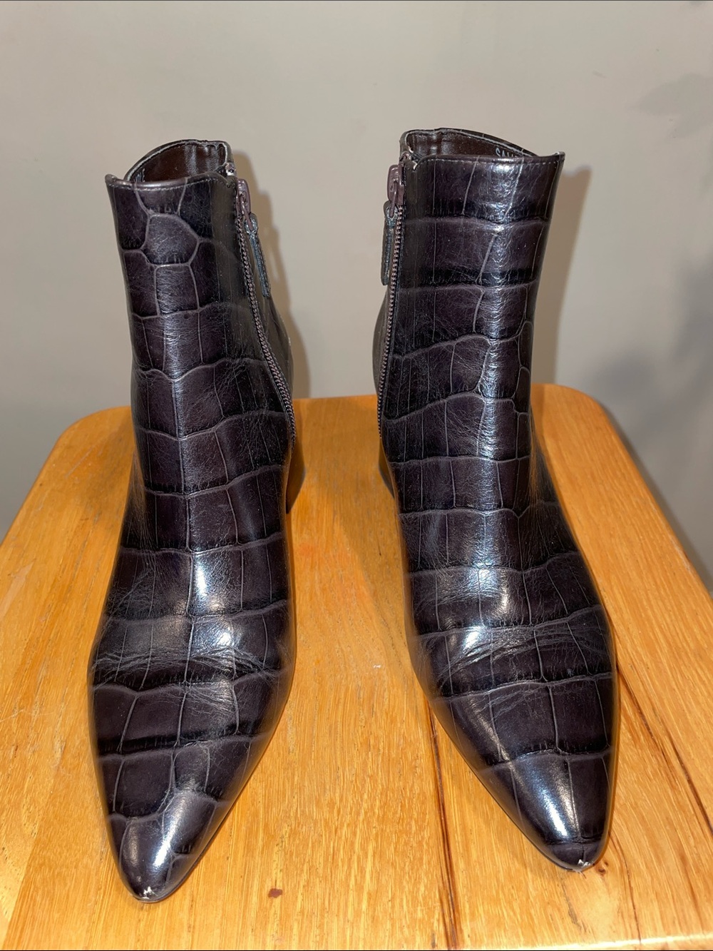 Womenโs Cole Haan Leather Pointed Toe Croc-Embossed Brown Ankle Boots